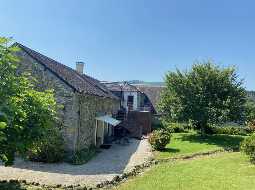 Superb Bearnaise Property and Maison d'Hotes in the rolling foothills of the Pyrenees. 